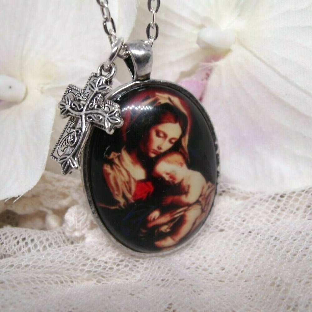 Mary Jesus Nativity Cross Rosary Necklace Pendant - Picture 2 of 8